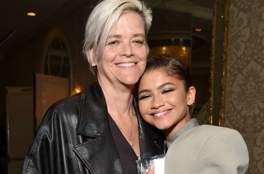  Zendaya’s Mom Claire Stoermer Reacts to Law Roach’s Claim That Her Daughter Married Tom Holland