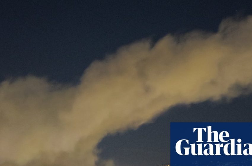  Israel strikes Hezbollah in Lebanon after Iran-allied group launches missiles over the border | Lebanon