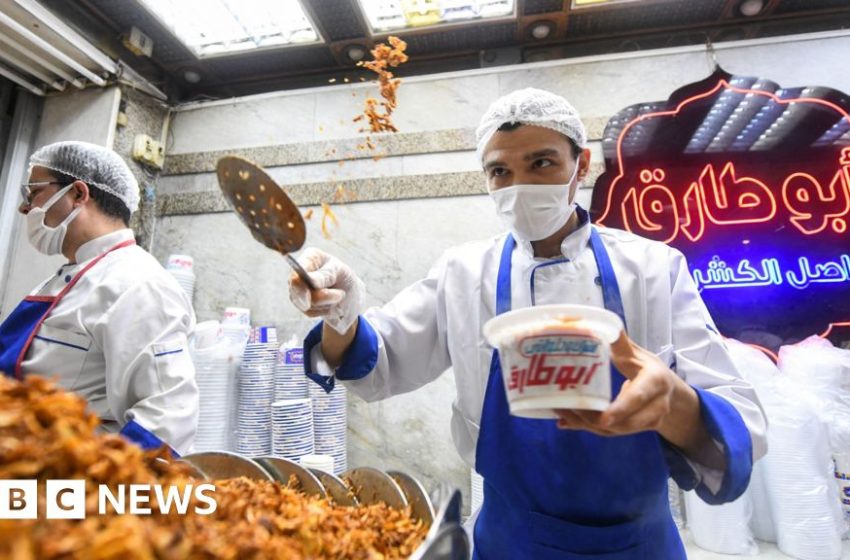  Shops and restaurants in Egypt told to close early as energy crisis deepens – BBC