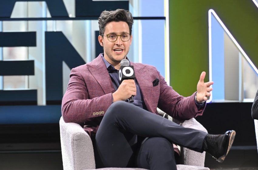  A GI Doctor Says You’re Probably Ignoring This Bathroom Red Flag