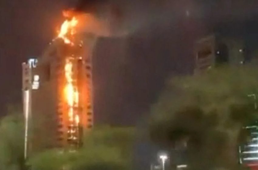  Huge fire engulfs Kuwait tower as Trump accuses Starmer of seeking to 'join wars after we've already won' – Yahoo News Australia