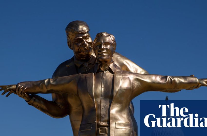  New satirical statue depicts Trump and Epstein as doomed lovers from Titanic | Donald Trump