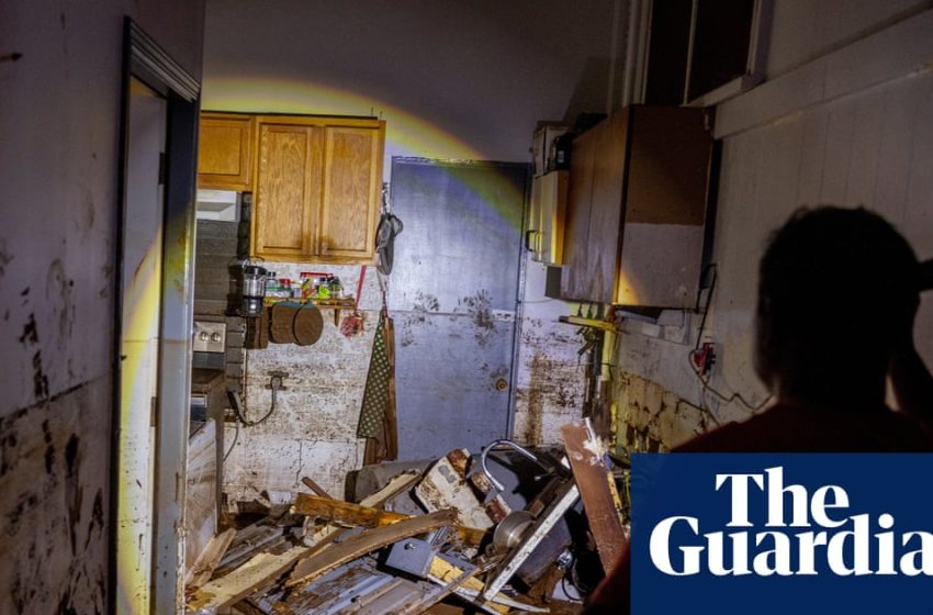  Hawaii assesses damage left by worst flooding in more than 20 years | Hawaii