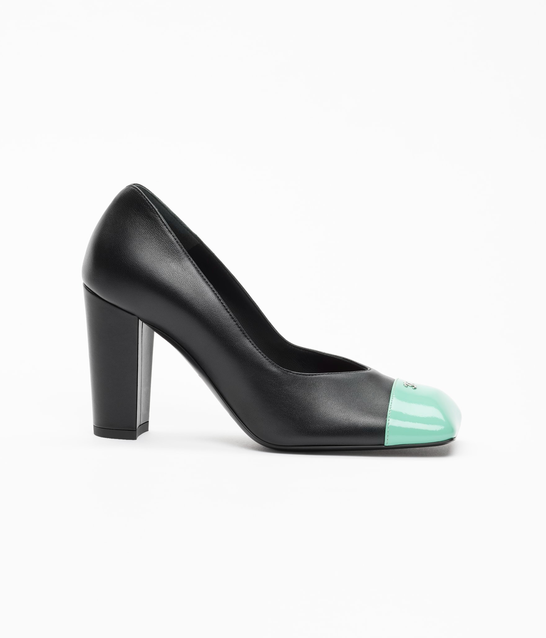 chanel runway modern pumps