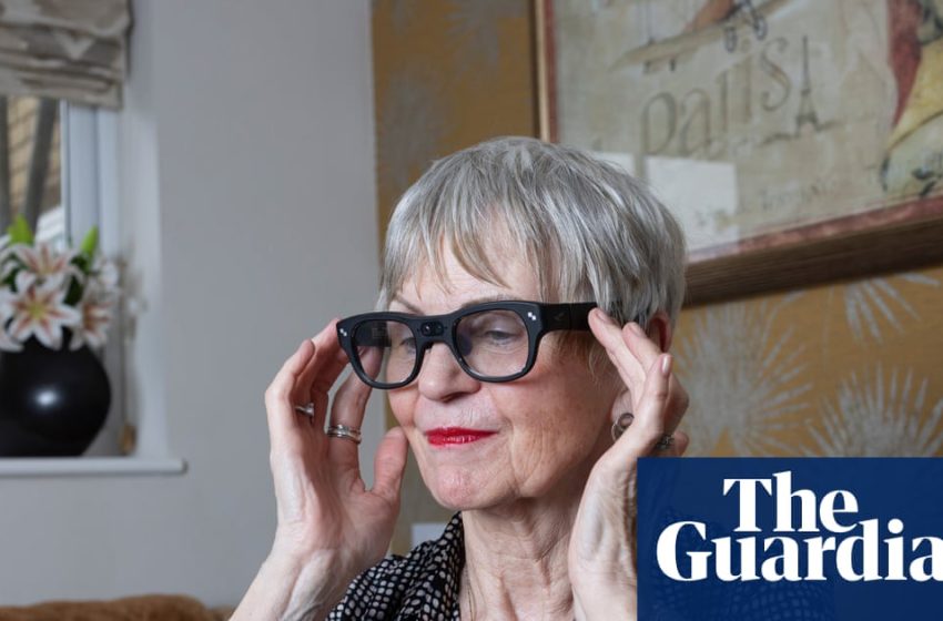  AI software for smart glasses wins £1m prize for technology to help people with dementia | Dementia