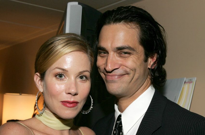  Christina Applegate Reveals The Moment She Knew Her Marriage To Johnathon Schaech Wouldn’t Last