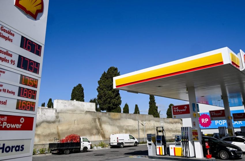  Oil Hits $100: What Smart People Are Saying