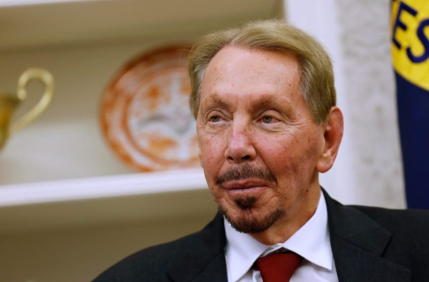  Oracle Lays Off Employees As It Curbs Costs During AI Buildout