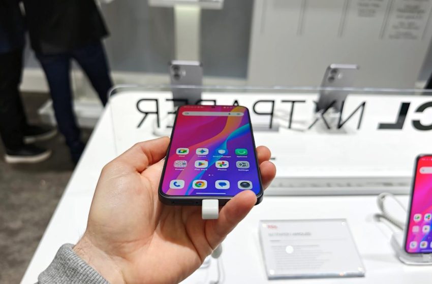  TCL is upgrading its easy-on-the-eyes glare-free NXTPAPER display tech with AMOLED