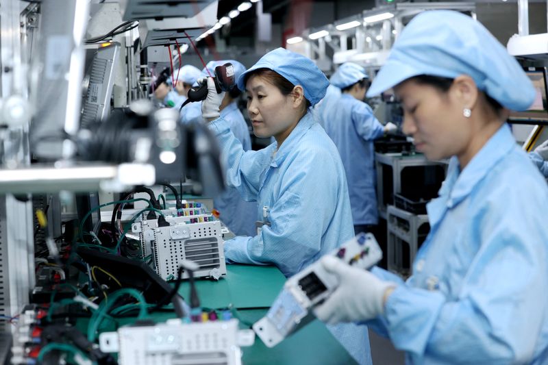  China’s factory activity expands at quickest pace in over 5 years, private PMI shows