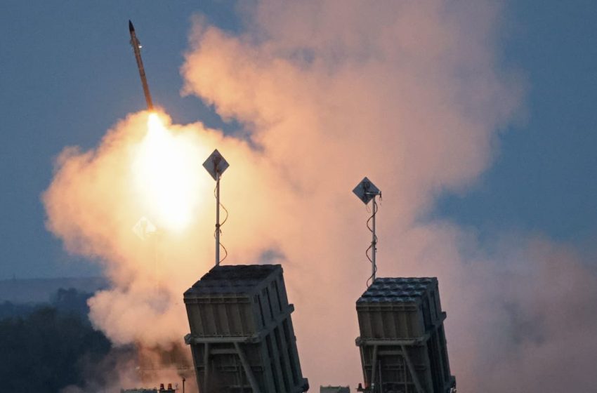  Iran, Hezbollah slam Israel with coordinated attack