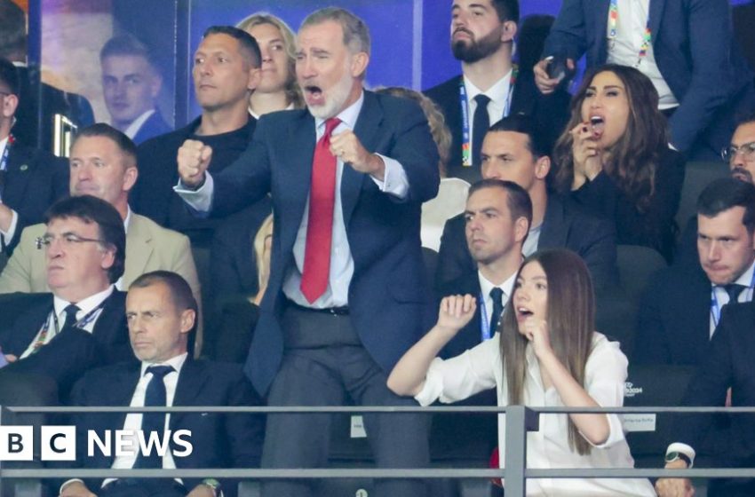  Spain's king welcomes Mexico's World Cup invite after 'abuse' comments – BBC