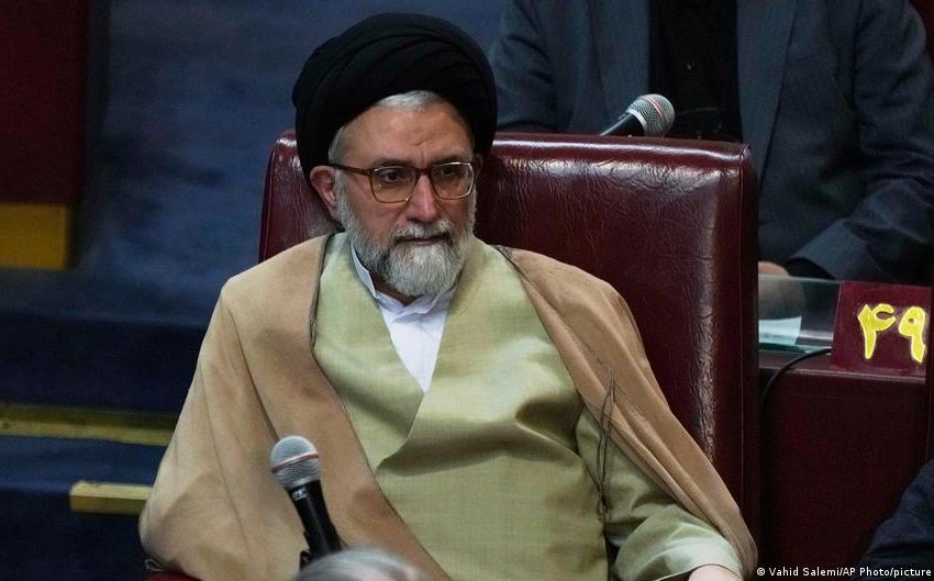  Iran war: Iranian intelligence minister killed by airstrike – DW.com