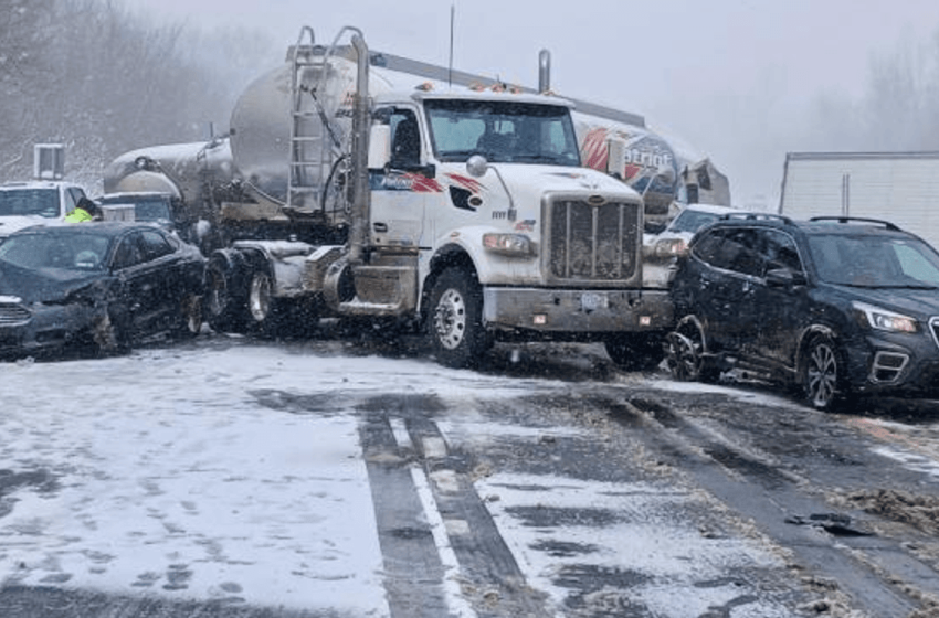  40 vehicles involved in crash on I-81 in Oswego County
