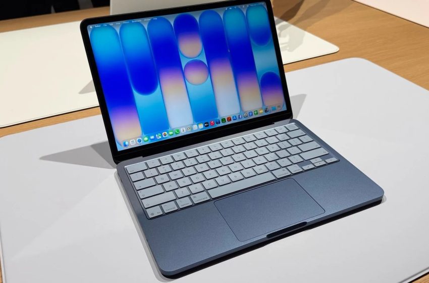  Ex-Windows chief praises MacBook Neo, laments Surface defeat