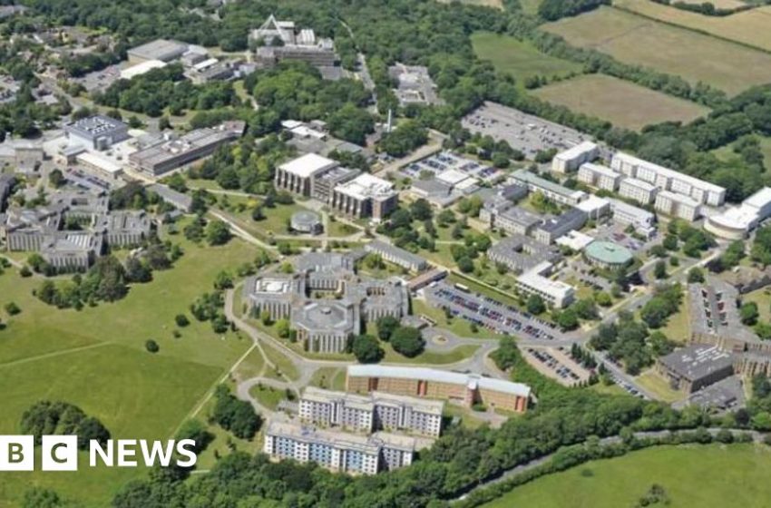  Two students die in university meningitis outbreak – BBC