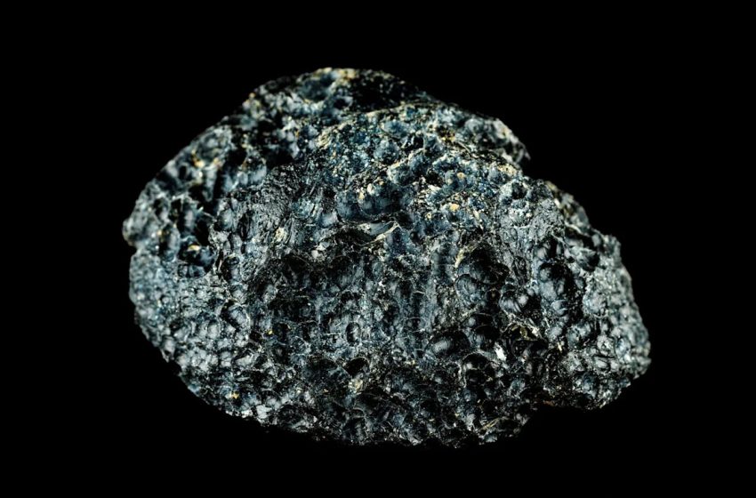  Scientists Discovered Glass Orbs from an Ancient Asteroid Impact. The Crater Is Nowhere to Be Found.