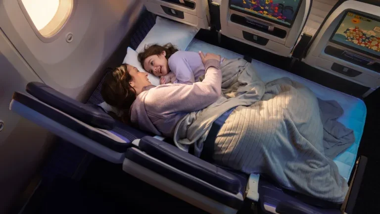  United to offer couch-style economy seating — would you try it?