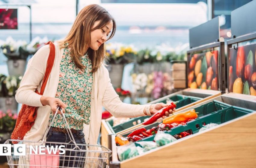  Food prices likely to rise due to Iran war, farmers' union says – BBC