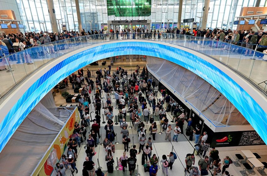  TSA agents to get emergency pay as DHS shutdown drags on