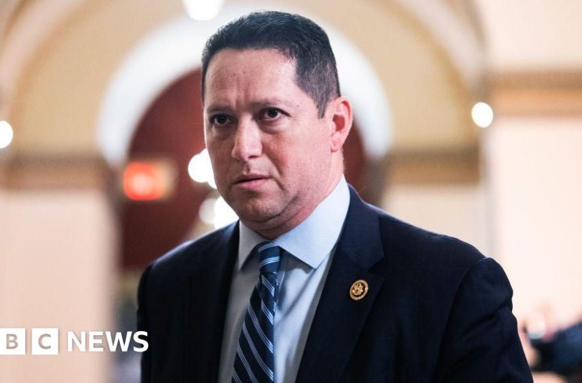  Texas lawmaker admits 'lapse in judgement' in affair with aide – BBC