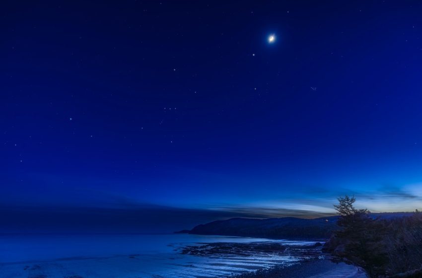  Jupiter and the moon take a sunset stroll on March 26. Here’s how to see it
