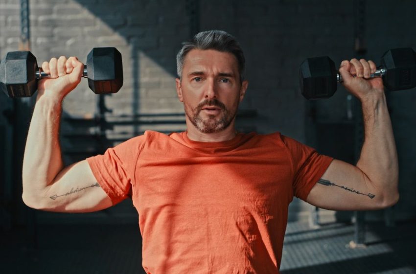  The easiest way to strengthen your entire body, according to this expert coach