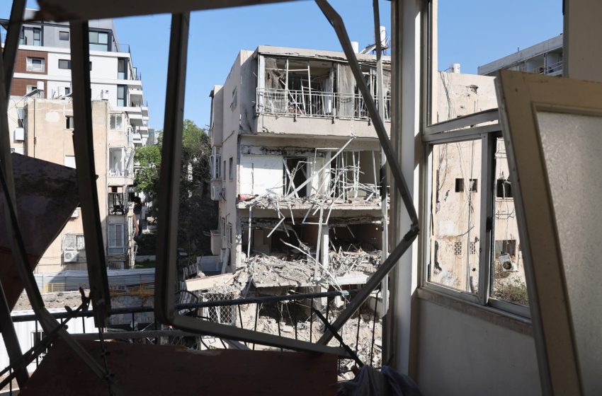  Iran launches waves of missiles towards Israel | US-Israel war on Iran News