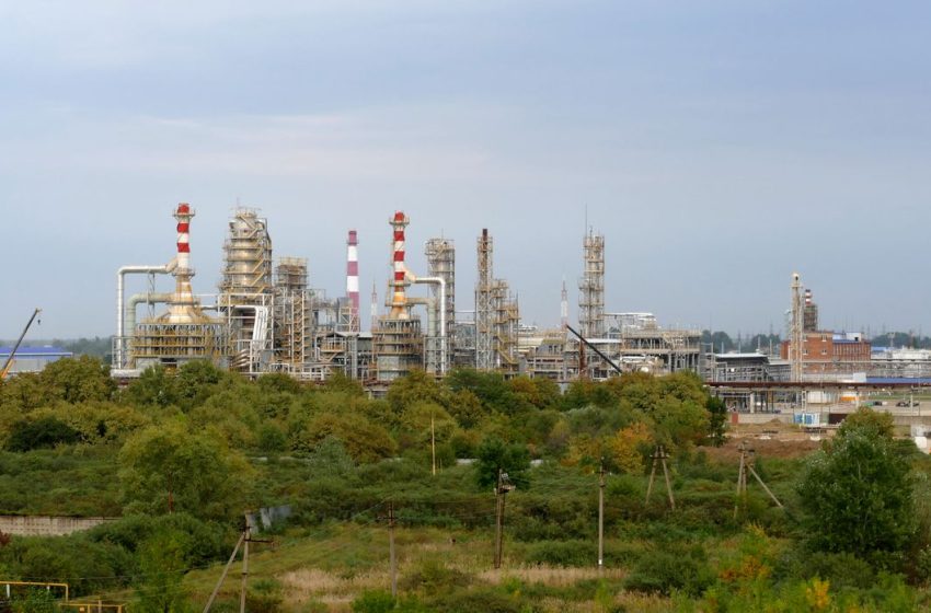  Ukraine confirms drone strike on major southern Russian oil refinery, key port