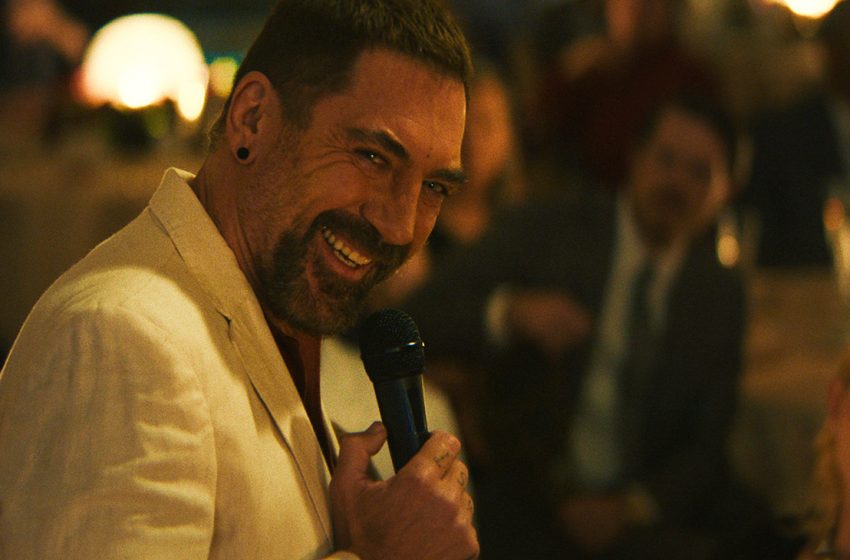  Amy Adams and Javier Bardem Star in Remake