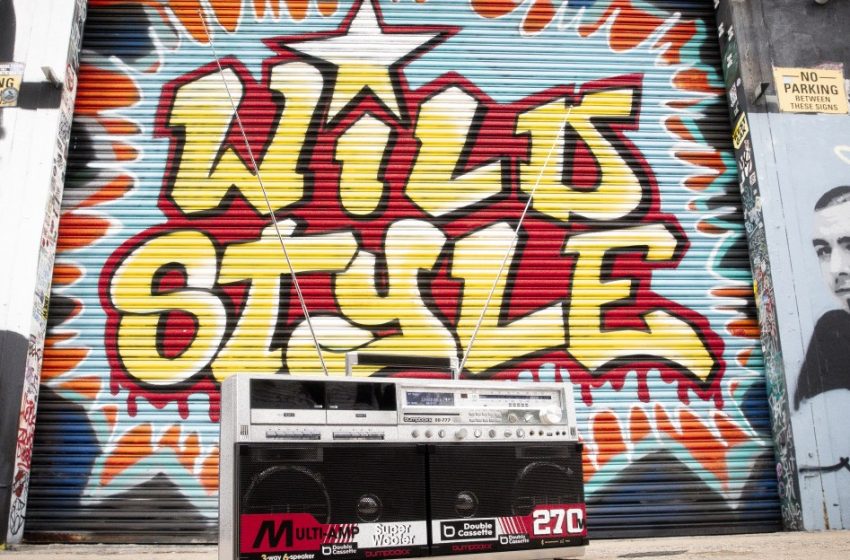  The Bumpboxx BB-777 is the ultimate in boombox nostalgia