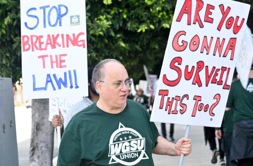  WGA Cancels L.A. Award Show Due to Staff Strike