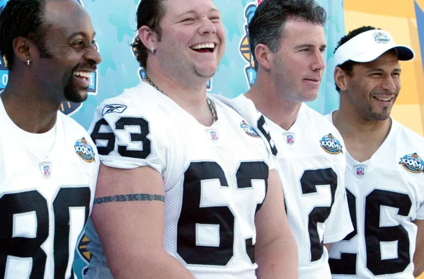  Barret Robbins, Raiders center who disappeared before Super Bowl, dies