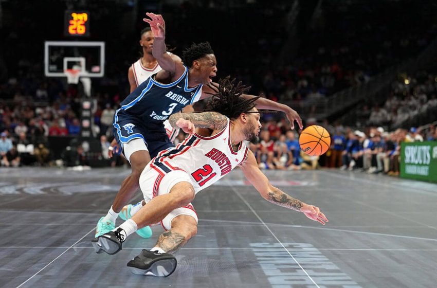  Big 12 ditches glass court for rest of tournament after player complaints, slipping