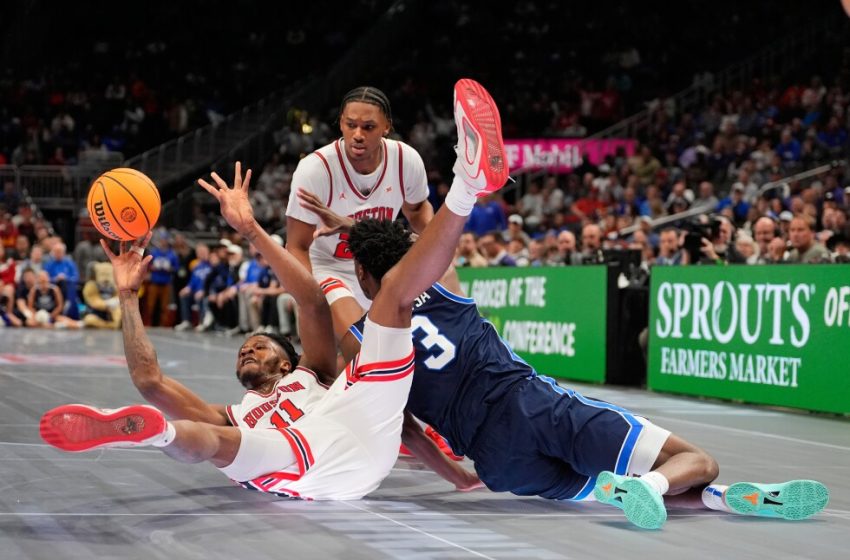  Big 12 ditching slippery glass floor for hardwood for rest of tournament