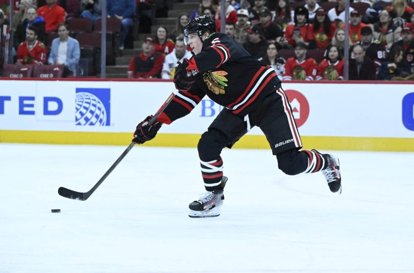 Blackhawks agree to trade reliable defenseman Connor Murphy to Oilers
