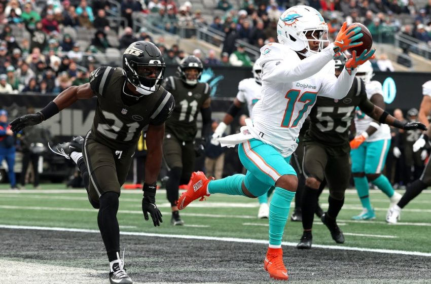  Broncos trading for Miami star WR Jaylen Waddle, sources say