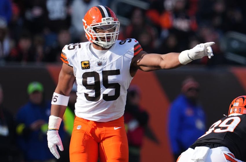 Browns ‘adamant’ they’re not trading Myles Garrett after contract restructure