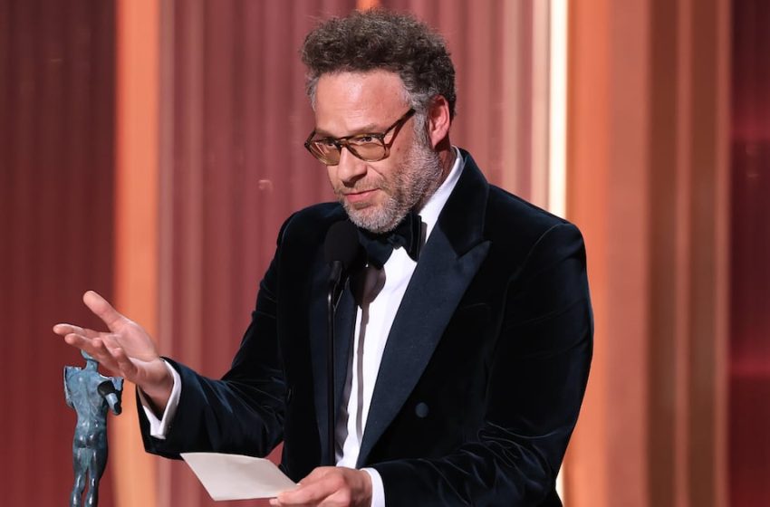  Seth Rogen Gets Emotional Accepting Award for Late Co-Star Catherine O’Hara