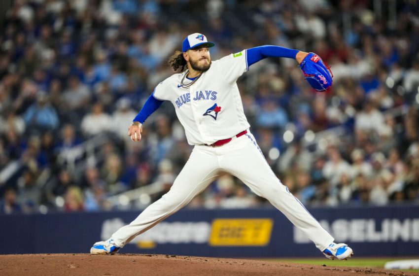  Cody Ponce Carted Off With Knee Discomfort