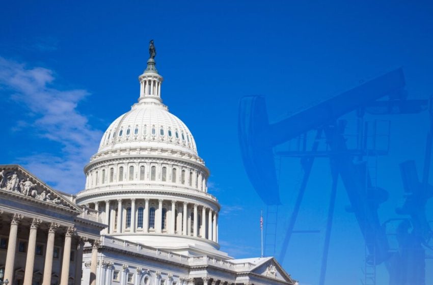  Chevron, Exxon Mobil, ConocoPhillips Stocks Hit New Highs: Here Are Congress Members Who Own Shares – ConocoPhillips (NYSE:COP), Chevron (NYSE:CVX), Exxon Mobil (NYSE:XOM)