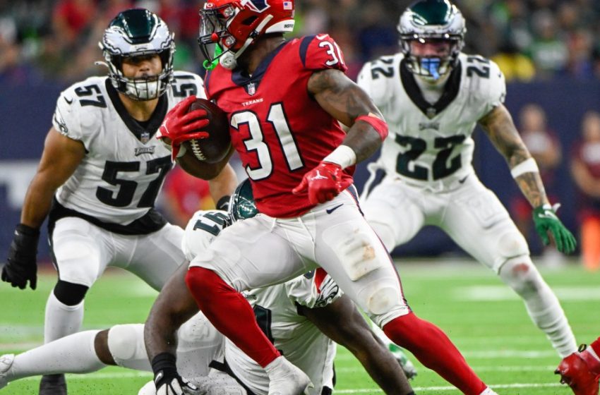  Dameon Pierce, Eagles agree to one-year contract