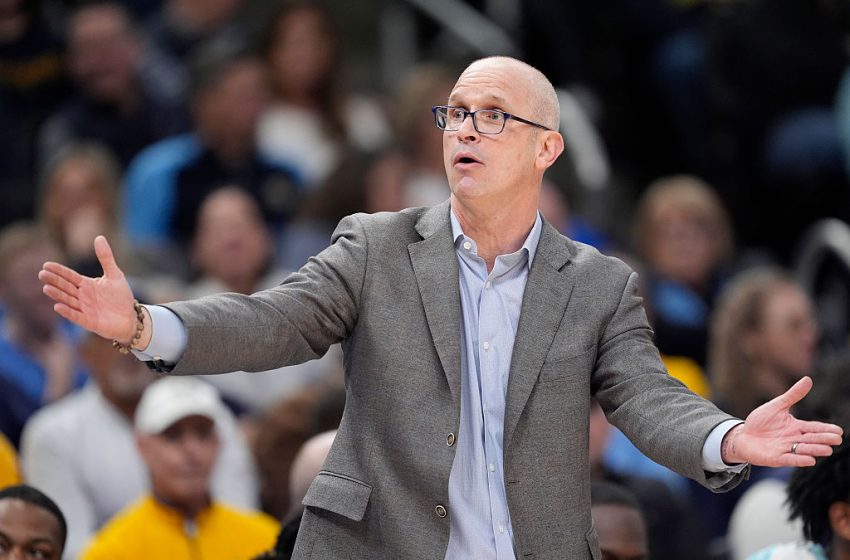 Dan Hurley Loses His Mind, Gets Ejected With One Second Left Against Marquette