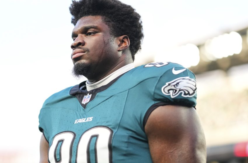  Eagles extend Jordan Davis contract by three years