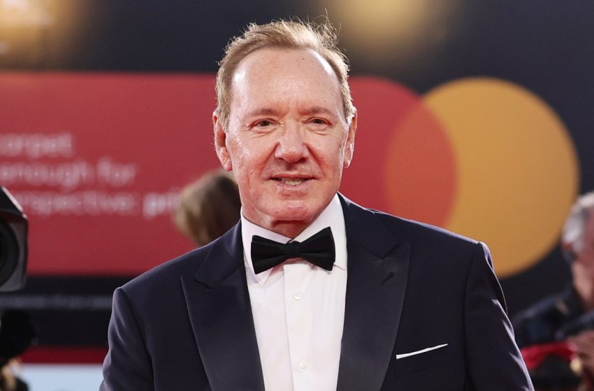  Kevin Spacey Settles With Sexual Assault Accusers Before London Trial