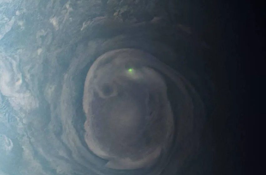  Lightning on Jupiter could be up to 1 million times stronger than on Earth