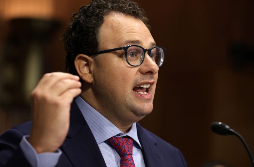  No one has a good plan for how AI companies should work with the government