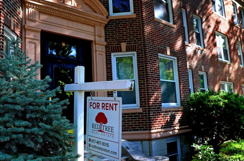  Banning institutional investors from buying homes will backfire for many Americans, experts say