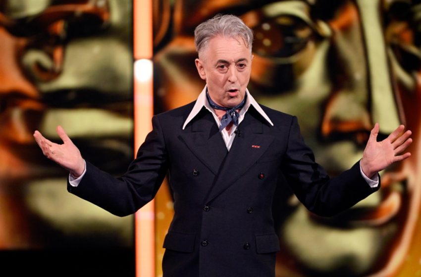  Host Alan Cumming Finally Addresses BAFTAs Tourette’s Incident