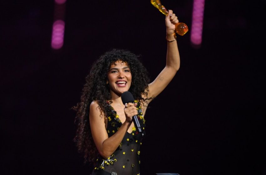  Olivia Dean Wins Big at Brit Awards Amid Bleeps: Winners List